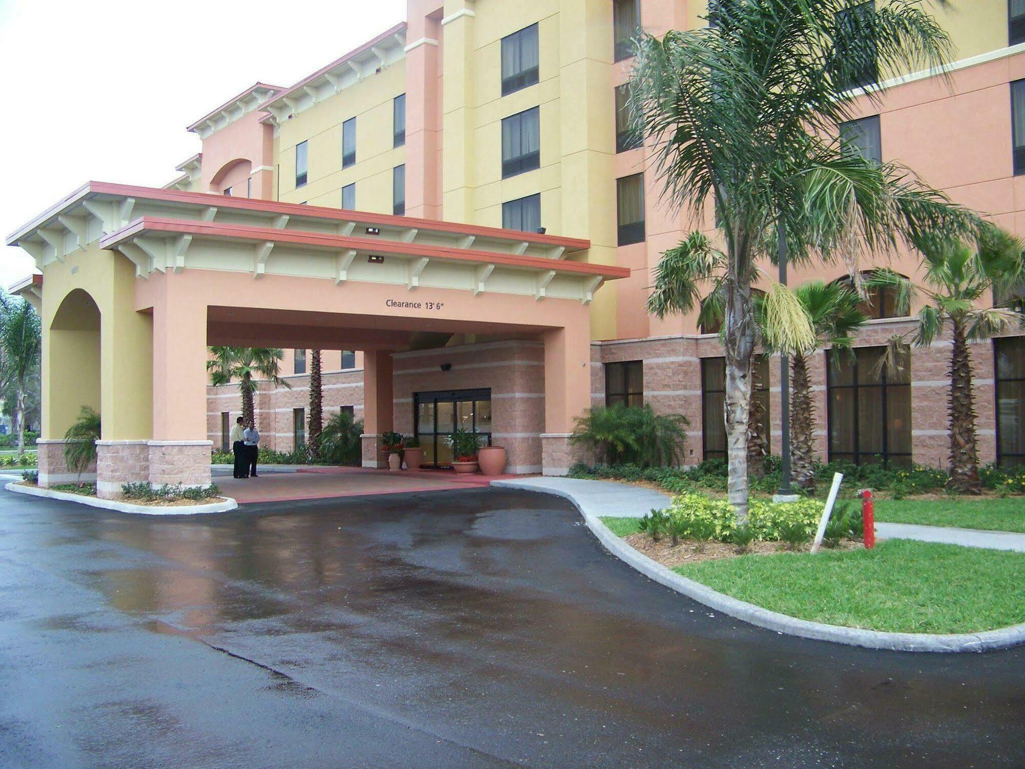 Hampton Inn & Suites Orlando-South Lake Buena Vista Kissimmee Buitenkant foto