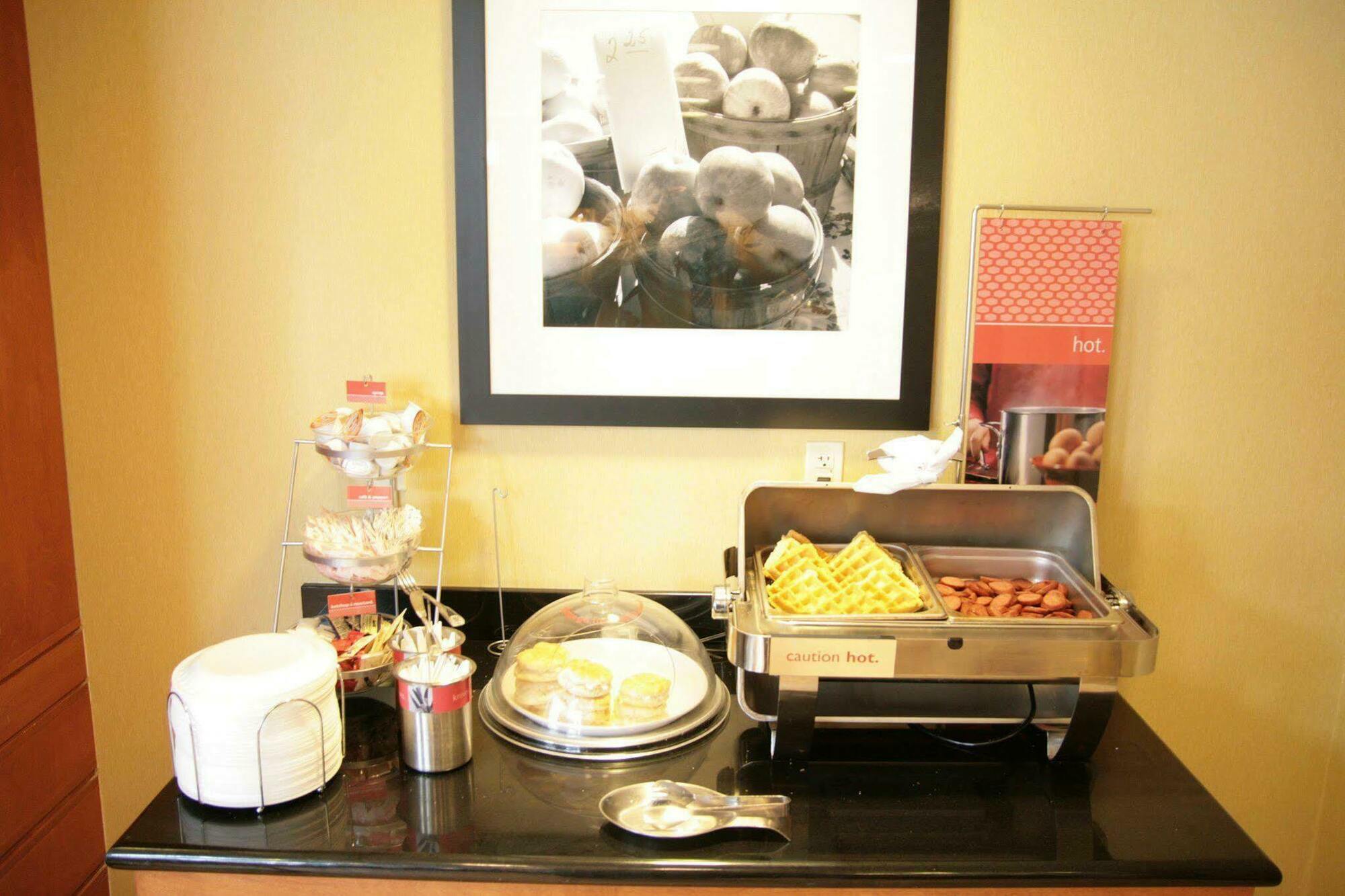 Hampton Inn & Suites Orlando-South Lake Buena Vista Kissimmee Restaurant foto